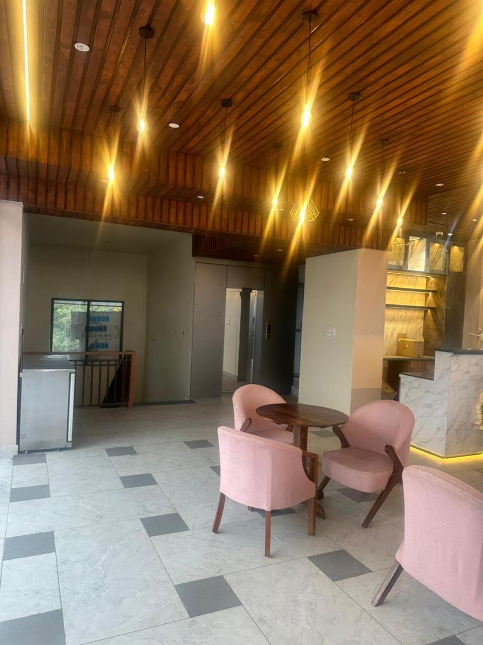 The Grand View Hotel Baijnath Exterior foto
