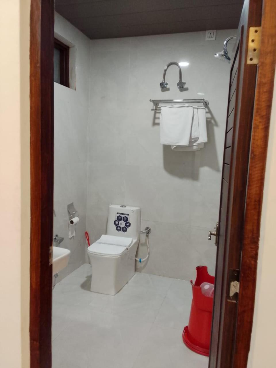 The Grand View Hotel Baijnath Exterior foto
