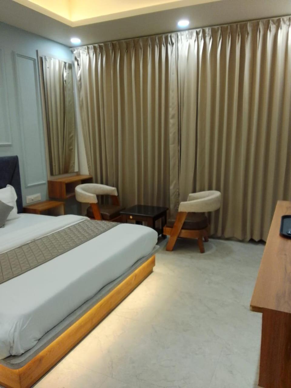 The Grand View Hotel Baijnath Exterior foto