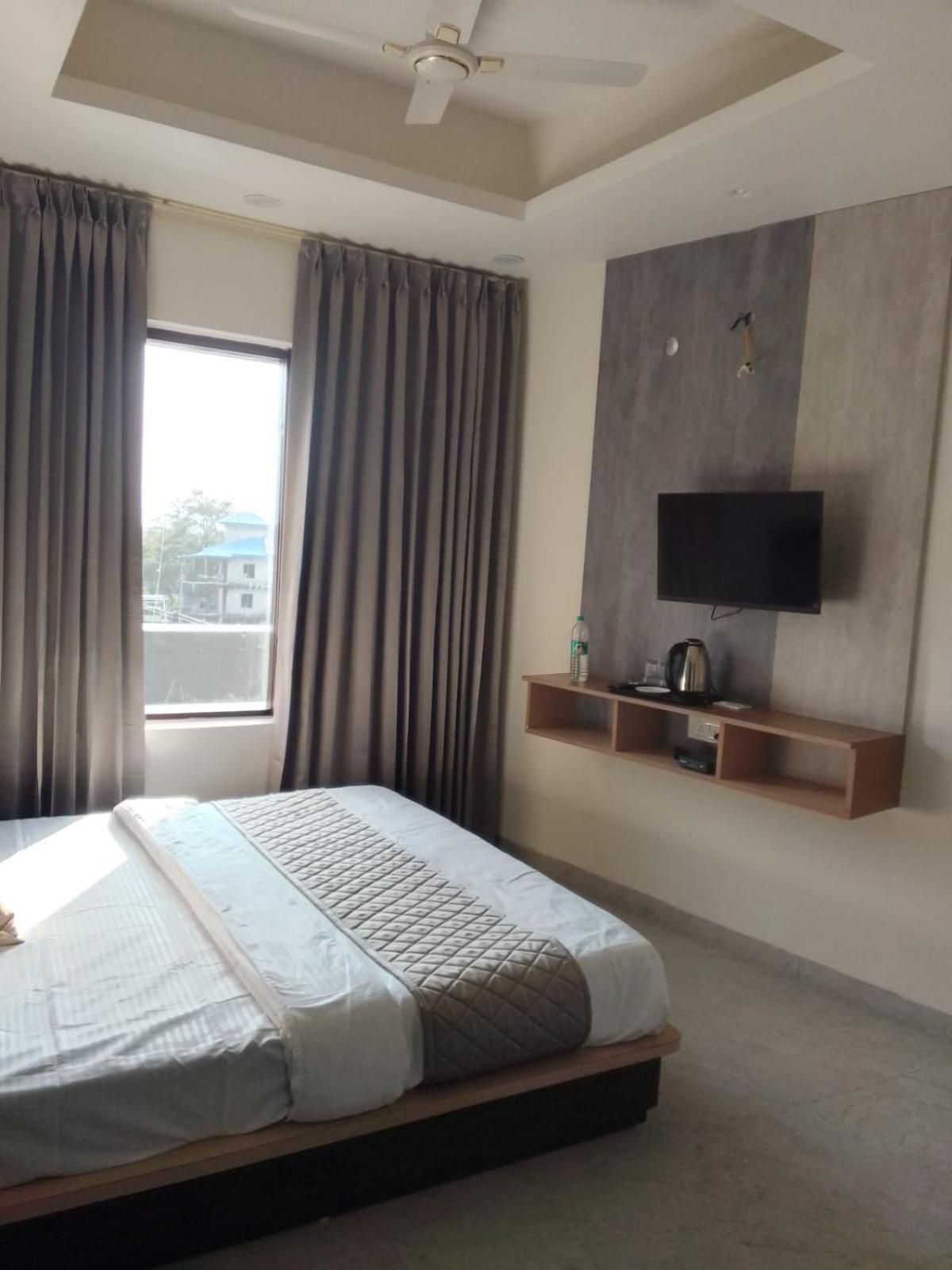 The Grand View Hotel Baijnath Exterior foto