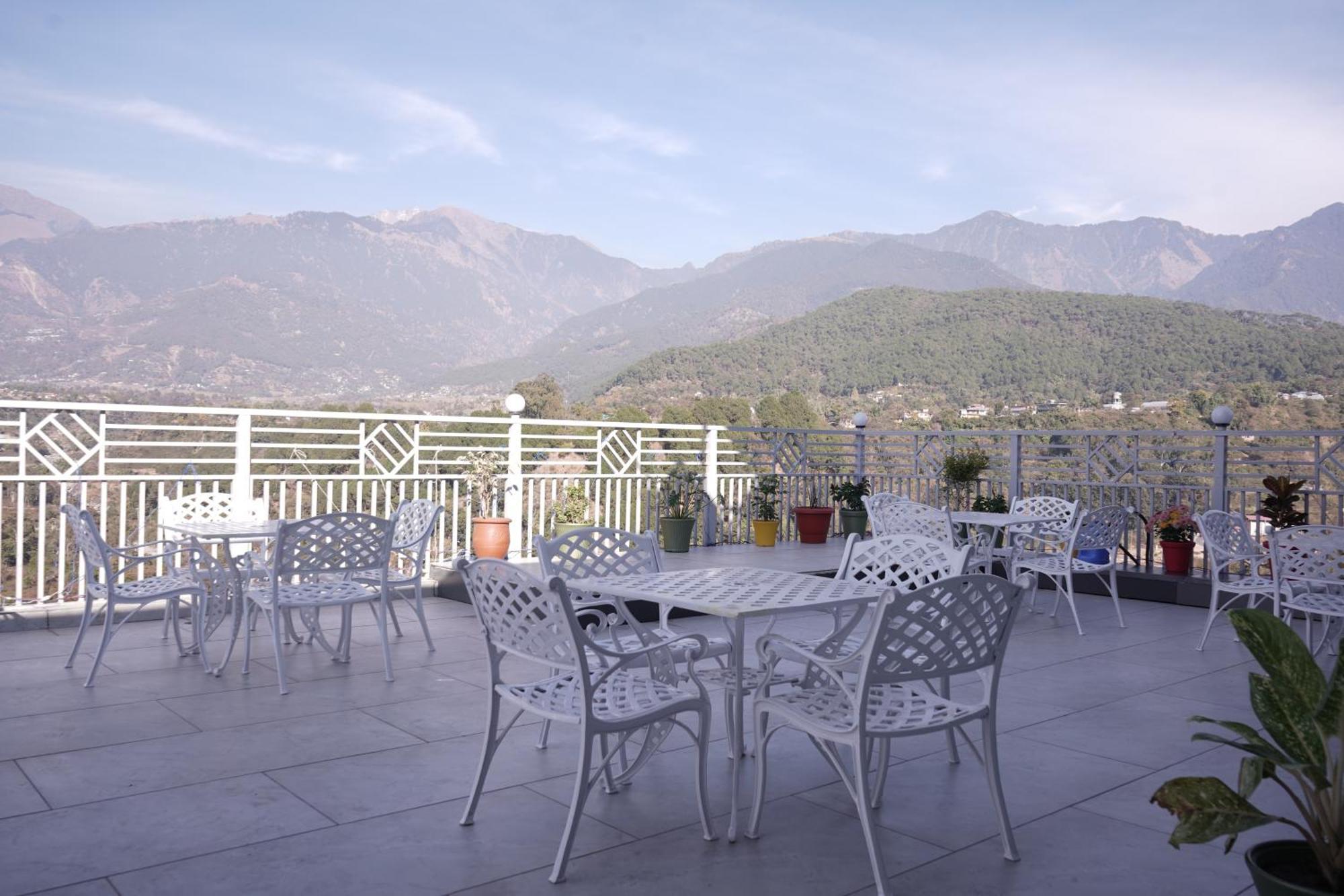The Grand View Hotel Baijnath Exterior foto