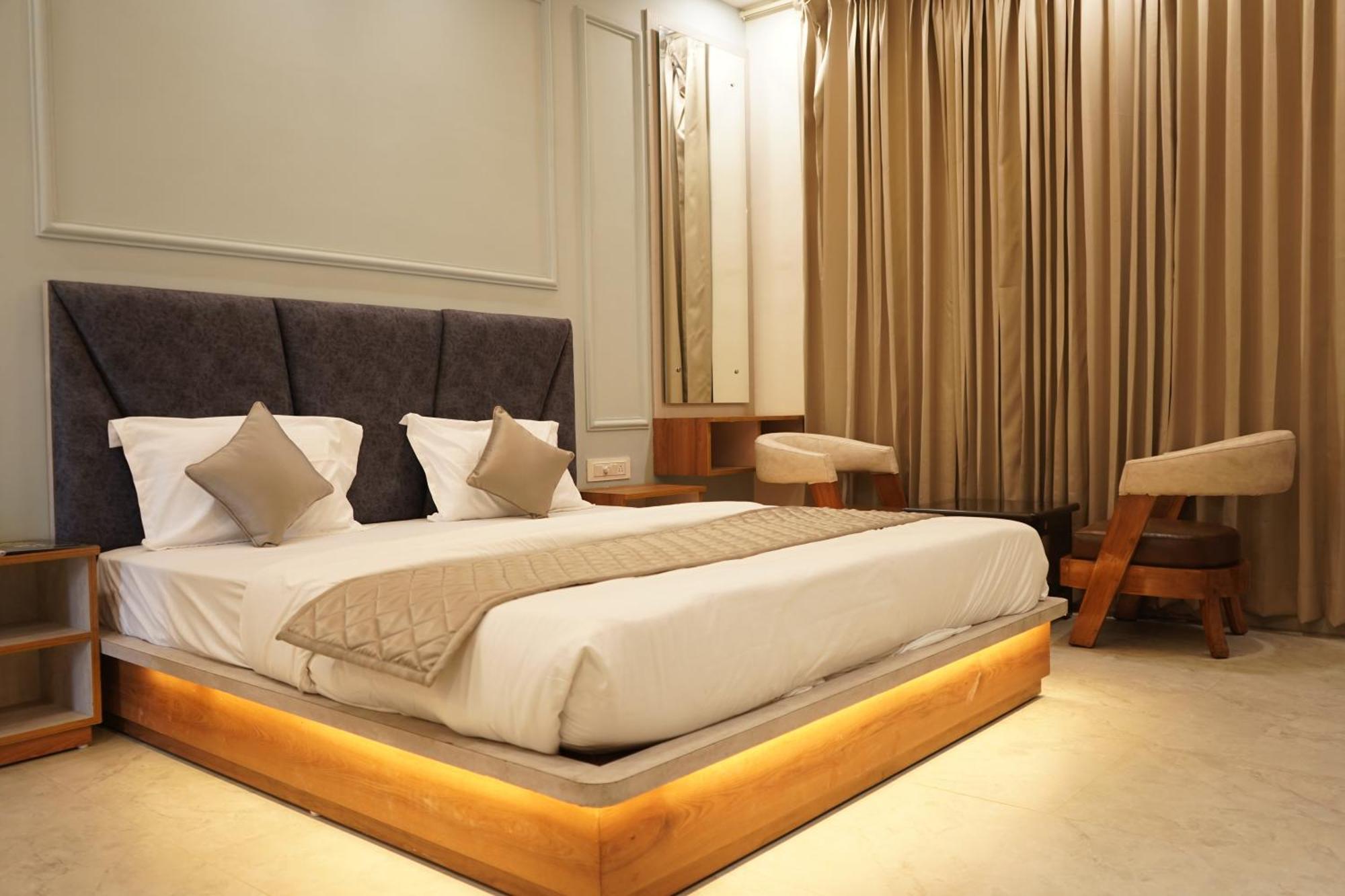 The Grand View Hotel Baijnath Exterior foto
