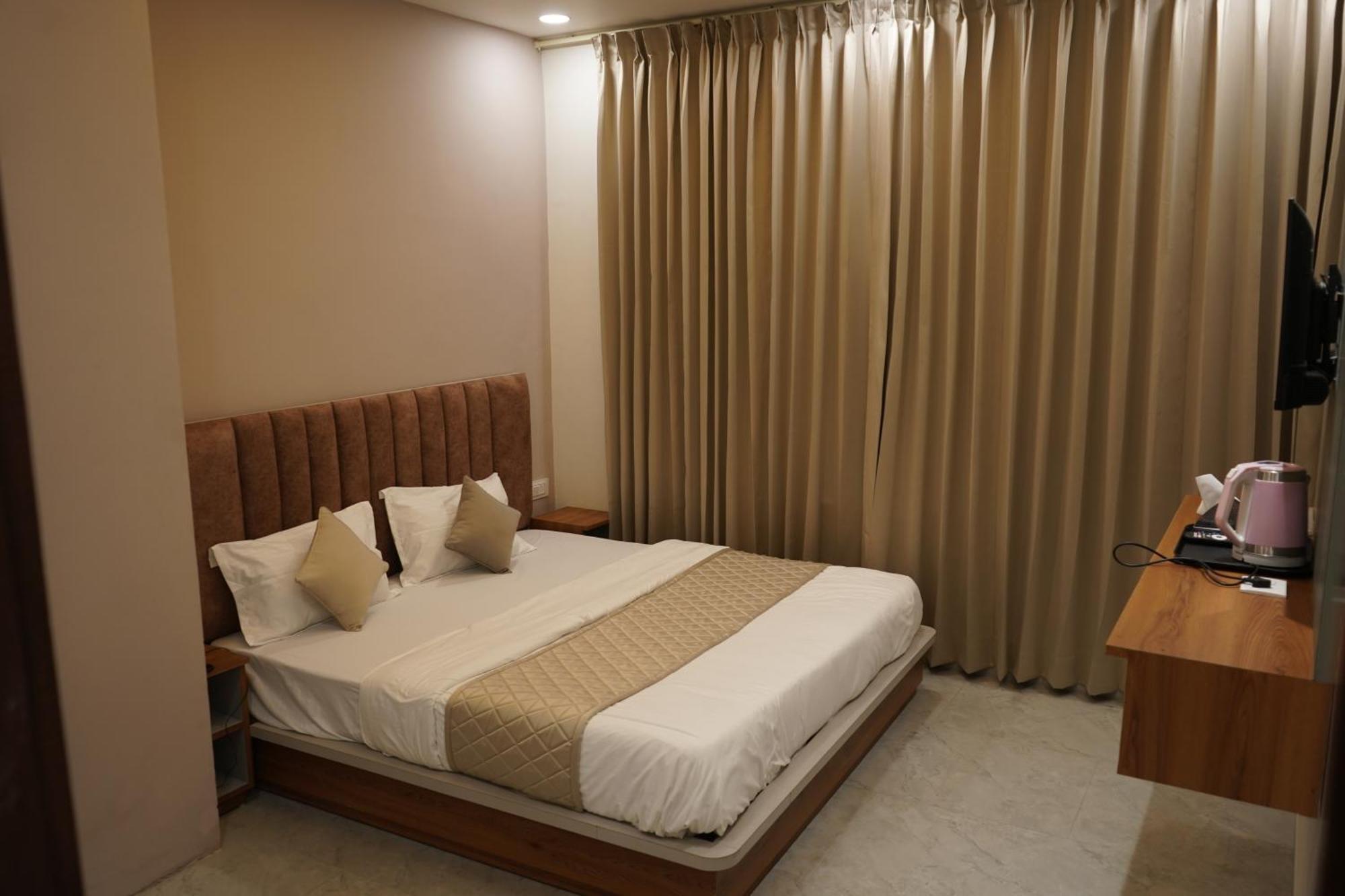 The Grand View Hotel Baijnath Exterior foto