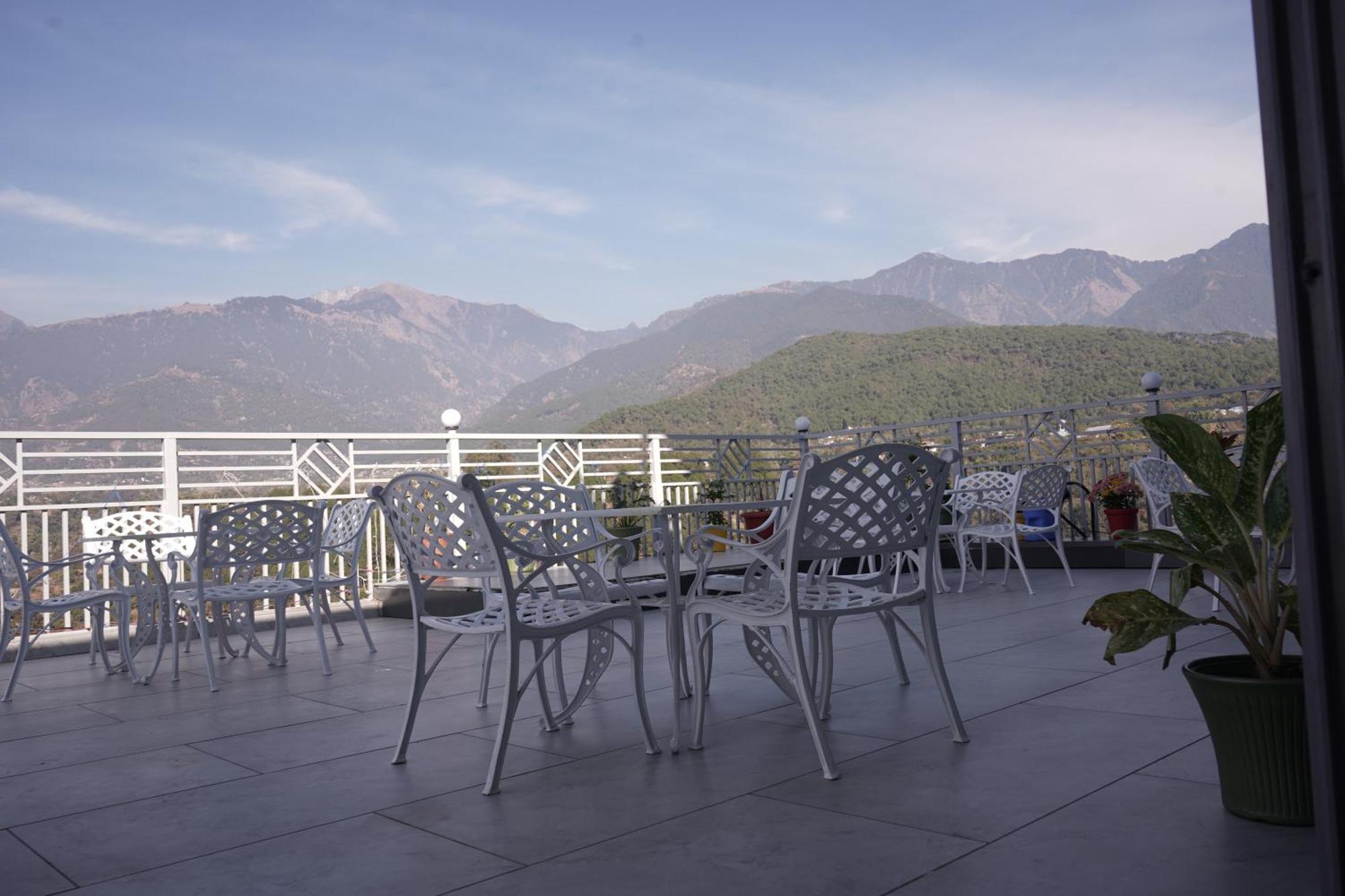The Grand View Hotel Baijnath Exterior foto