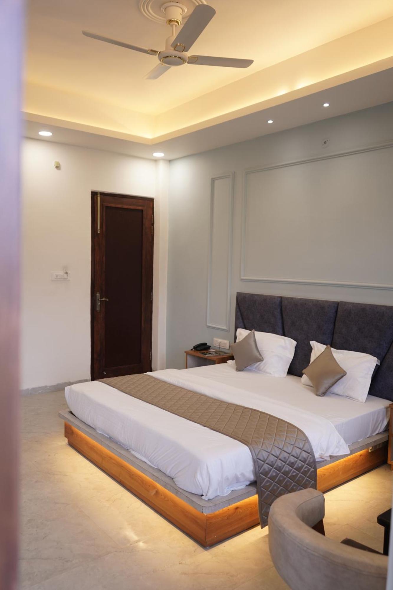 The Grand View Hotel Baijnath Exterior foto